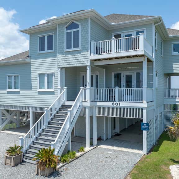 Dock Holiday - Image 1