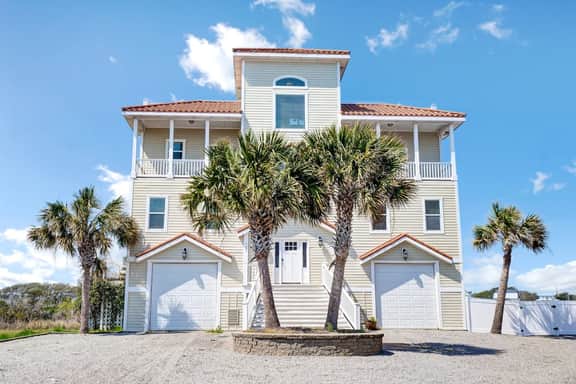 Bay Manor - Image 2